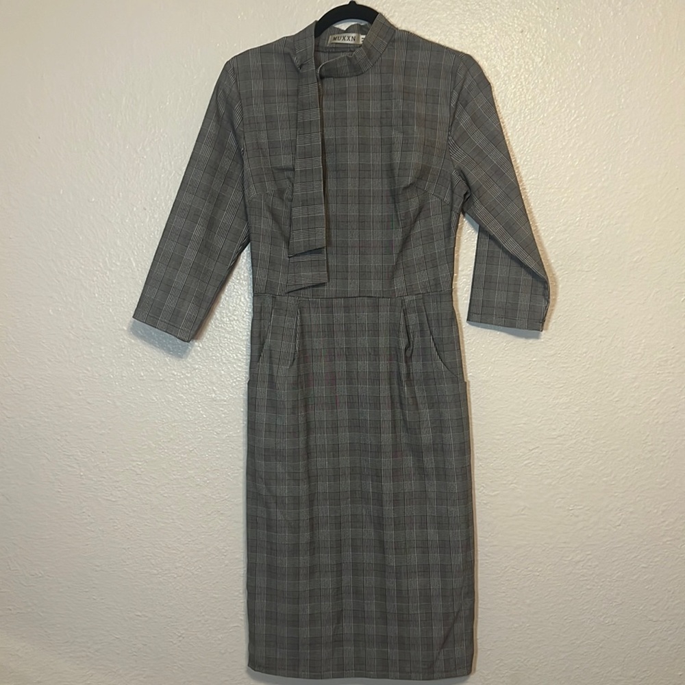 Super cute gray plaid dress